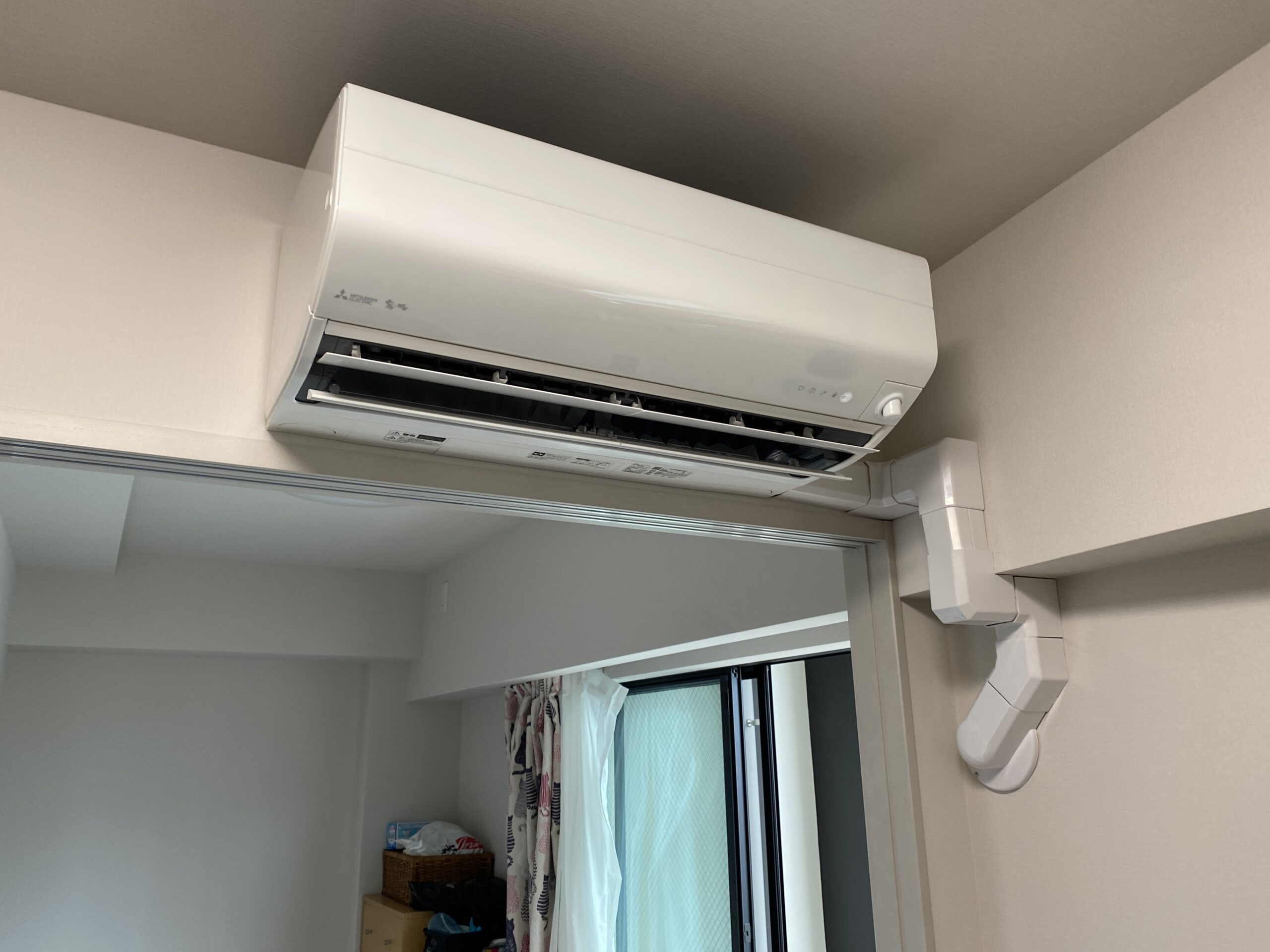 壁掛けルームエアコン